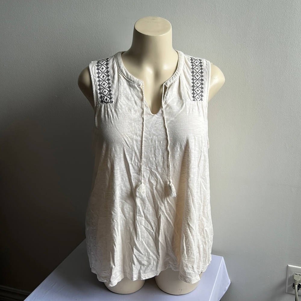 Cream Coloured Sleeveless Top Old Navy XXL .